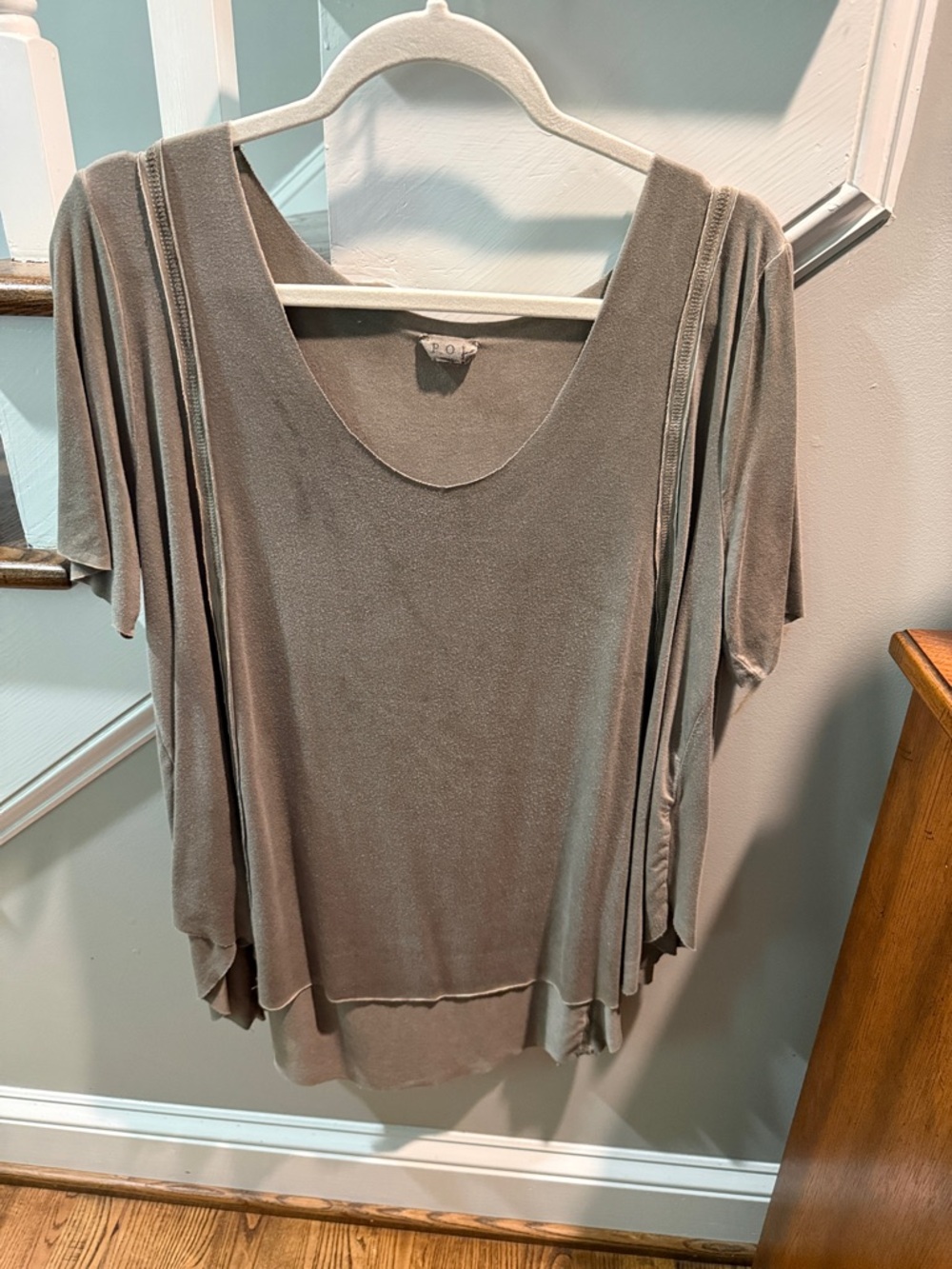 POL Taupe  Green. Fits like a large. Layered Scoop-Neck Short Sleeve Tunic.